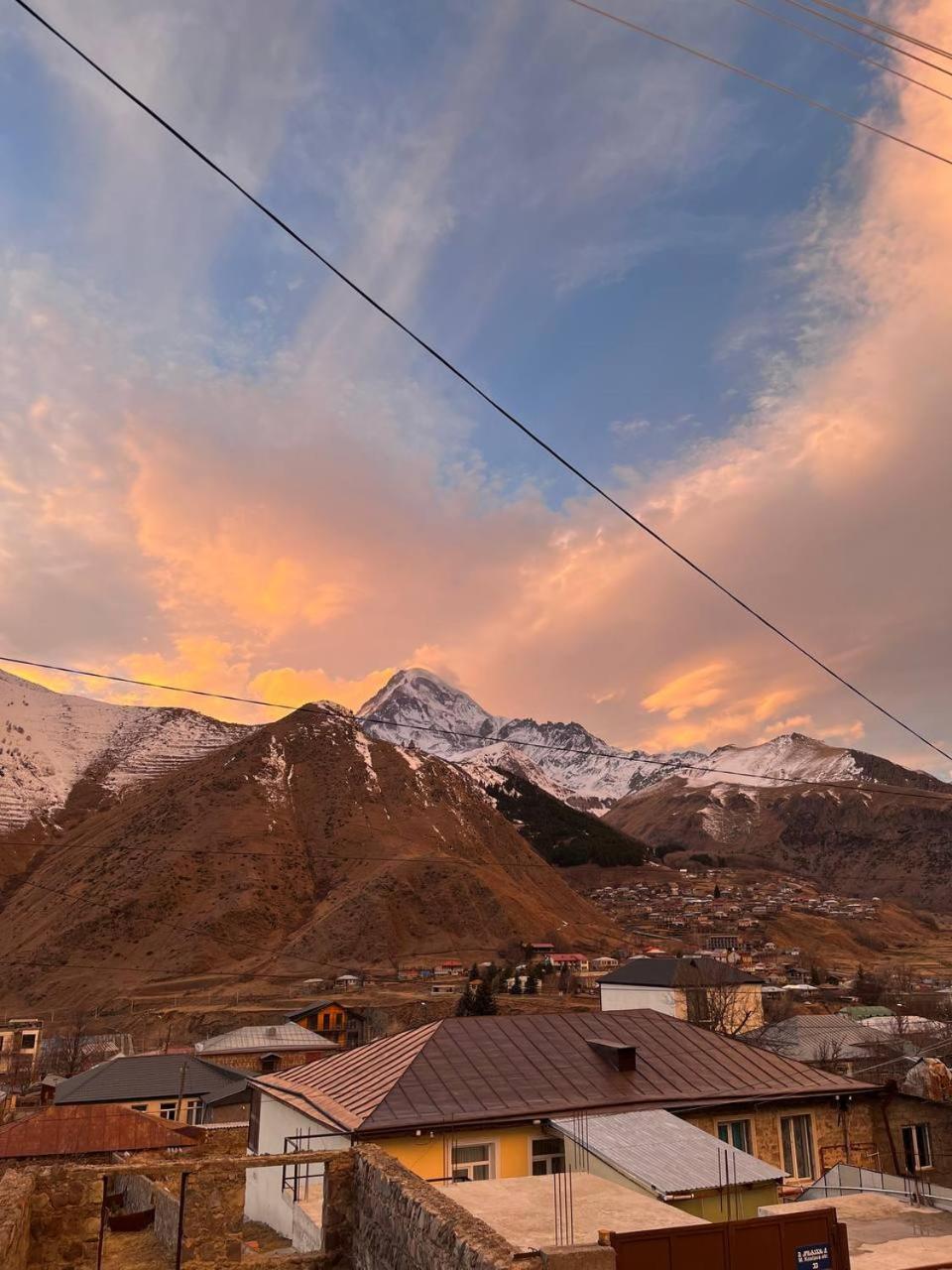 Guest House Misho Kazbegi Exterior photo